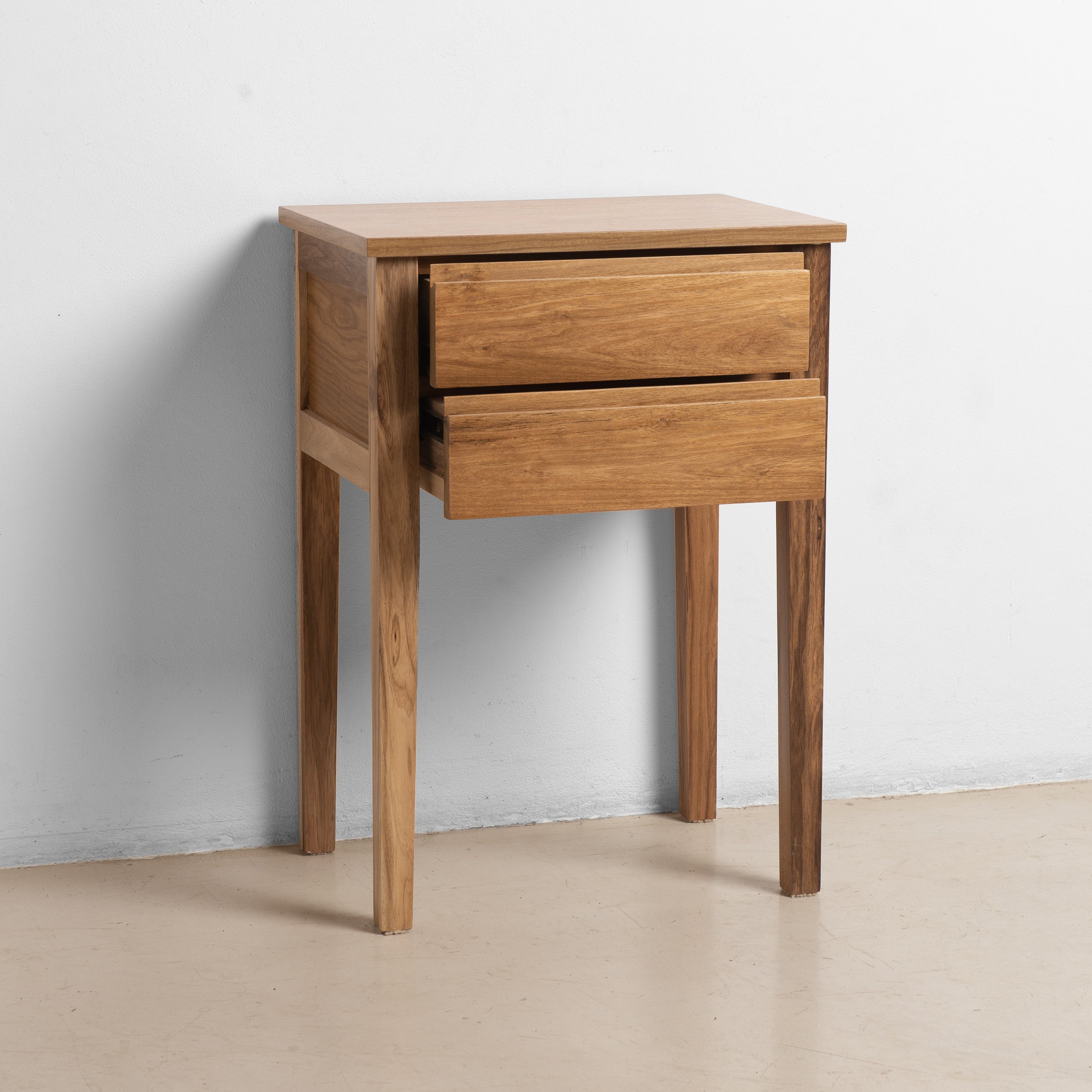 Mesa de Luz Nina Tall