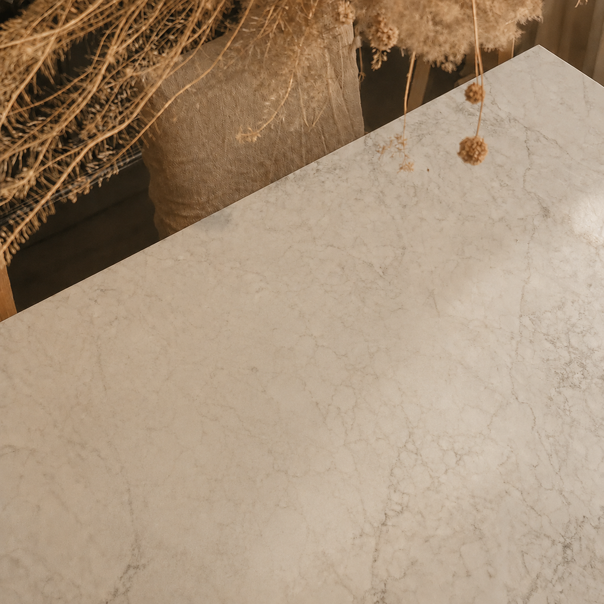 Mesa Magnolia Carrara